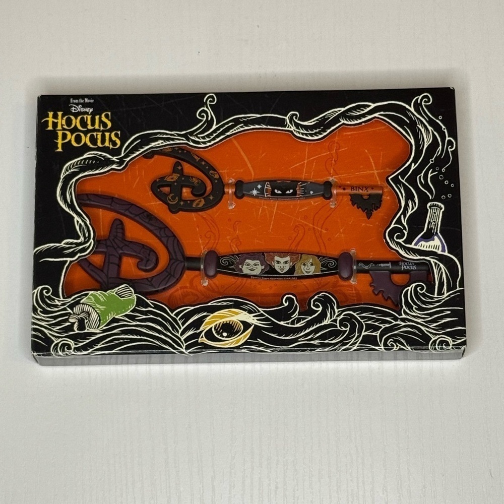 Disney Hocus Pocus Collectible Key Set - Picture 5 of 6